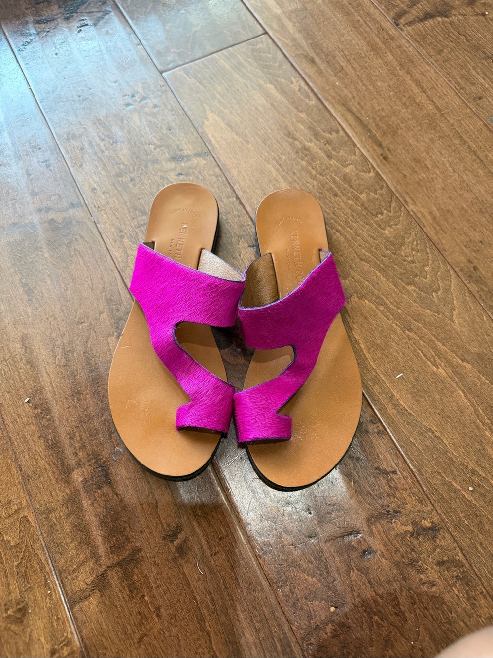 Kenneth Cole Women's Fuchsia Cutout Slide Sandals